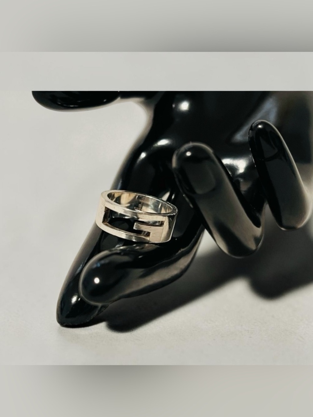 Gucci Cutout G Silver Ring - Picture 9 of 11